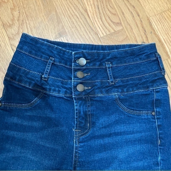 0 REFUGE high waist skinny stretchy dark wash Jeans.  (Jeggings) - Picture 4 of 16